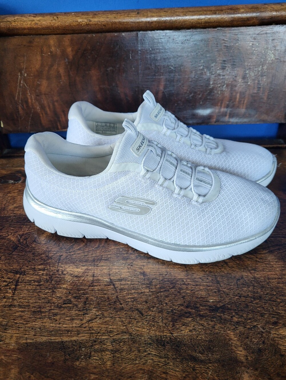 Skechers Summit White Slip-on Size 8 Sneakers Comfort